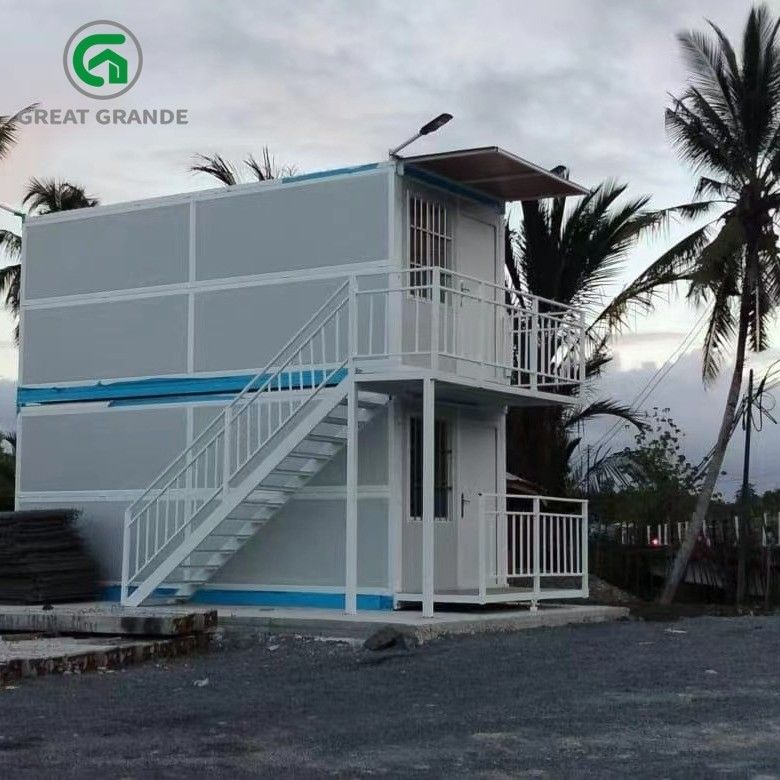 โรงเก็บของสำเร็จรูปสำเร็จรูปสำหรับไซต์สำเร็จรูป Brande Deformative สร้างบนไซต์