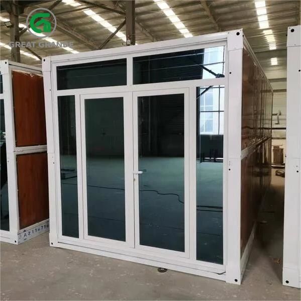 บ้านคอนเทนเนอร์พับ Prefab ที่กําแพงสีน้ําตาล มีให้เช่า