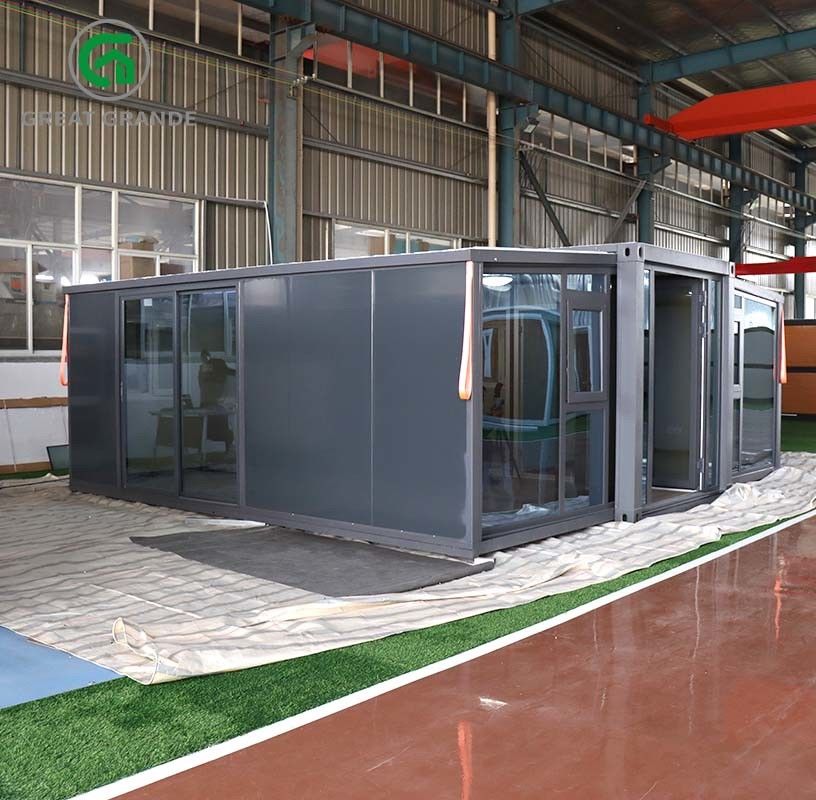 20FT Container ขยายขนาด โครงการบ้าน กรอบดํา แผ่นผนังดํา EPS ประตูแก้วกระชับ